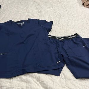 Scrub set